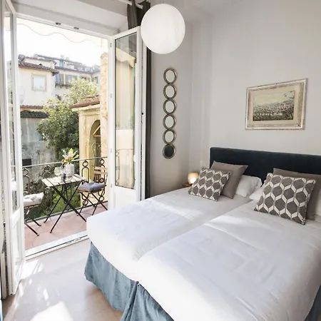 Oblate Exclusive View Florencie